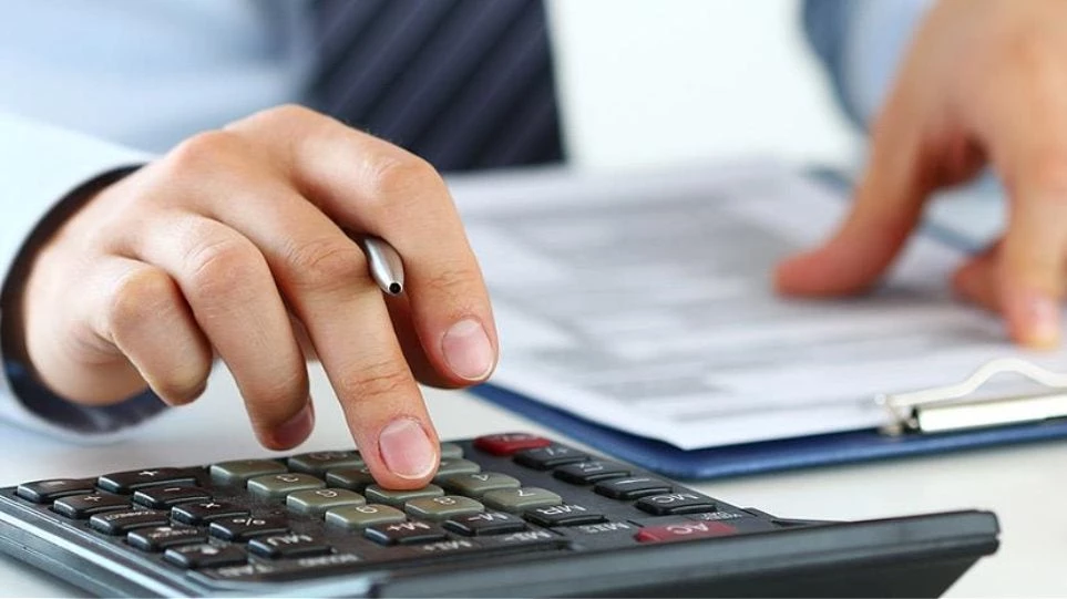 Αφορολόγητα αναδρομικά πενταετίας σε υπαλλήλους των ΟΤΑ -Ποιοι δικαιούνται πάνω από 1.500 ευρώ